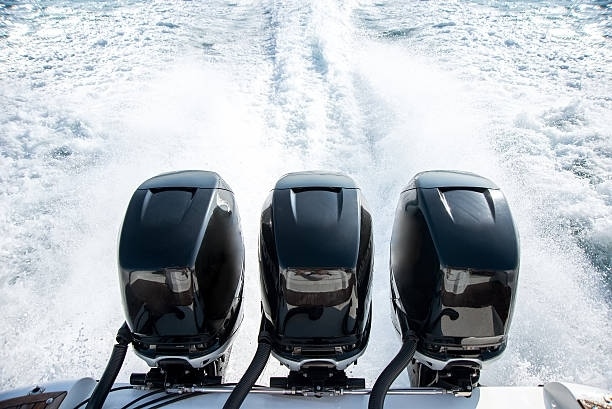 How Many Hours Are Boat Motors Good For?